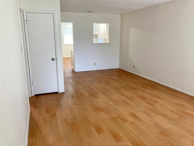 Building Photo - 10606 Lanshire Dr
