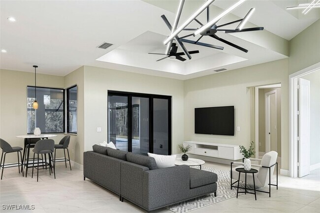 Building Photo - 219 33rd Ave NW