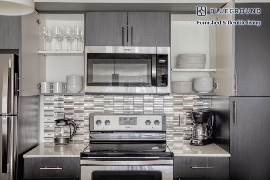 Building Photo - 15511 NE 22 Pl