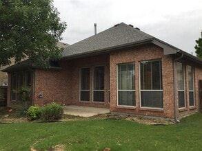 Building Photo - 9814 Glenshee Dr