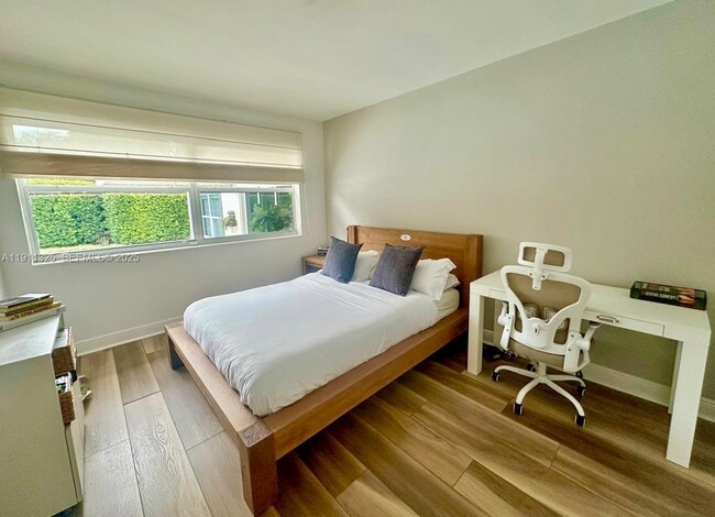 Building Photo - 247 Shore Dr S