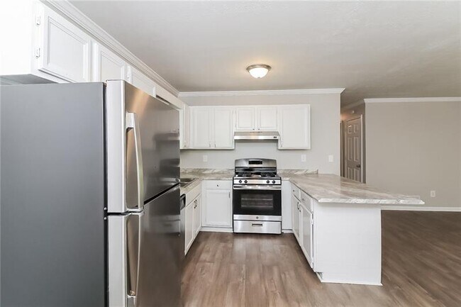 Building Photo - 230 Sweetwater Cir