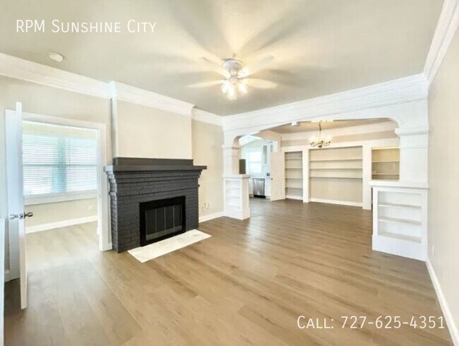 Building Photo - 7700 Boca Ciega Dr