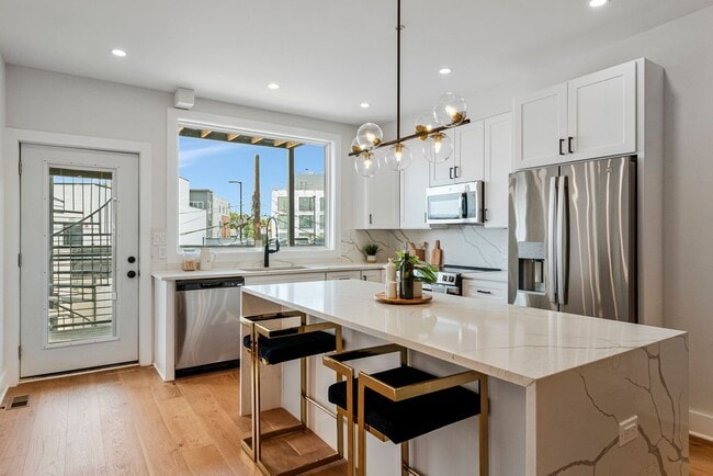 Building Photo - 1140 17th St NE