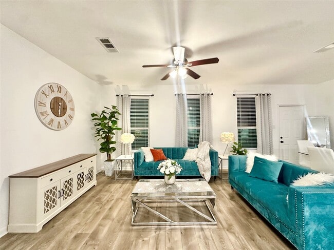 Building Photo - 11218 Beverley Pk St