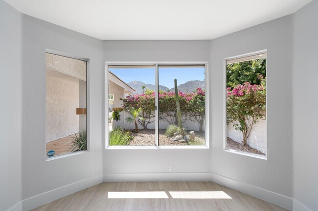 Building Photo - 54140 Avenida Mendoza