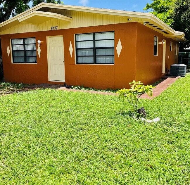 Primary Photo - 6737 NW 6th Ct
