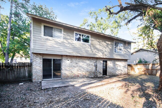 Building Photo - 3214 Sycamore Springs Dr