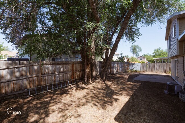Building Photo - 965 Dorothea Way