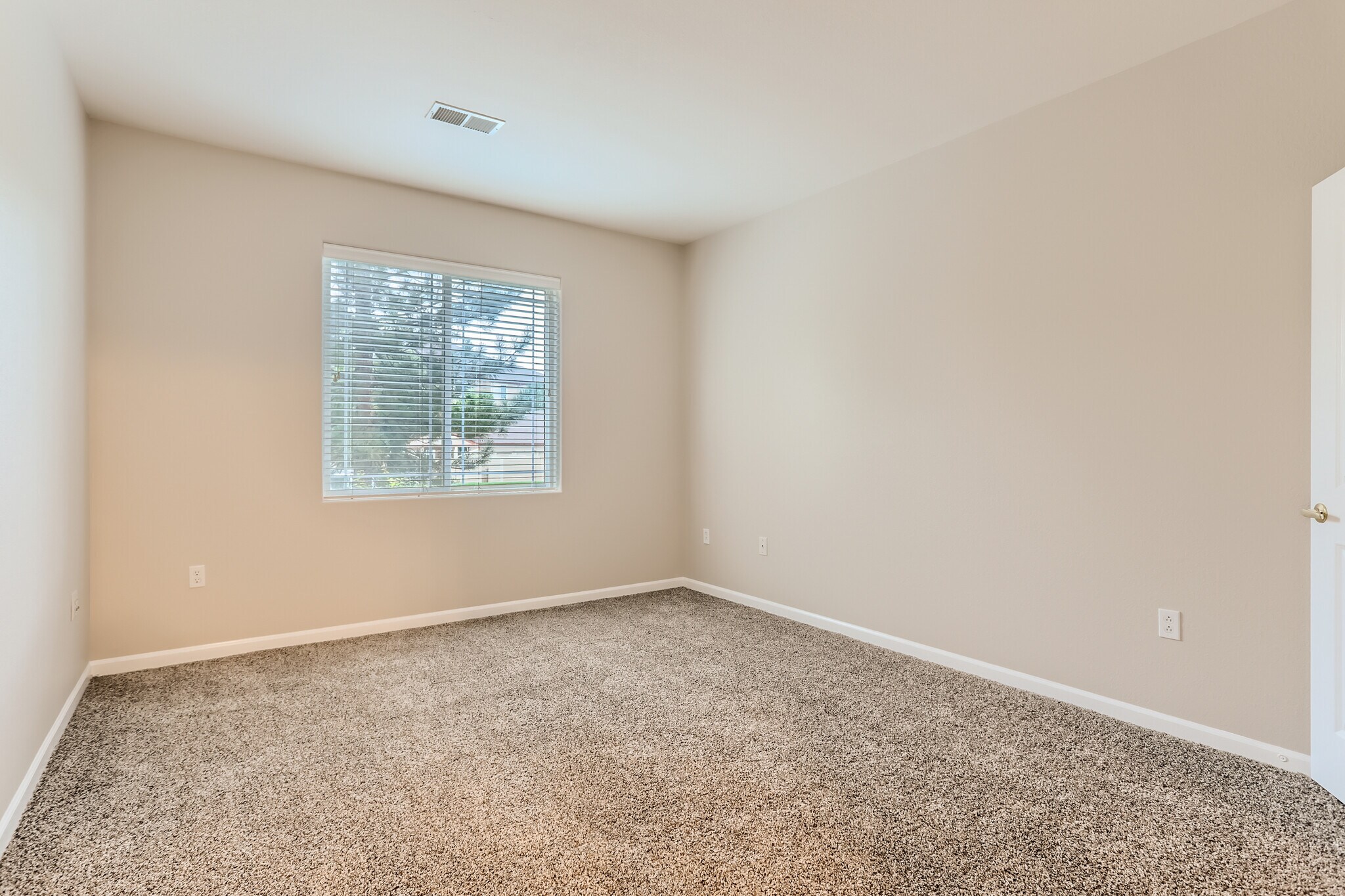 Building Photo - 8427 S Hoyt Way