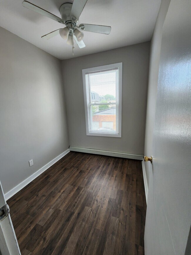 Building Photo - 23 Bostwick Ave