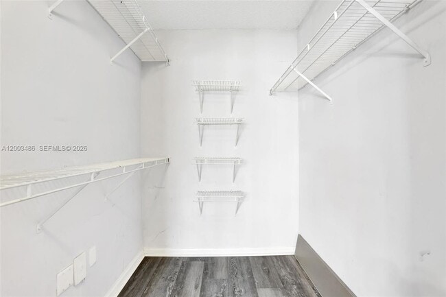 Building Photo - 4820 N State Rd 7