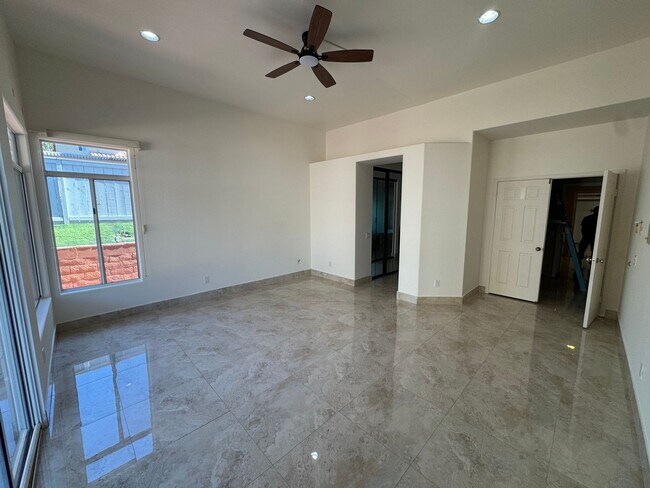 Building Photo - 3450 Rancho Diego Cir