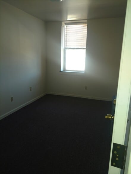 Building Photo - 337 McKee Pl