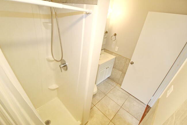 Building Photo - Rare 3-Bedroom, 2-Bath Condo in Sunny Sout...