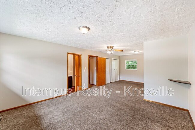 Building Photo - 8738 Gleason Dr