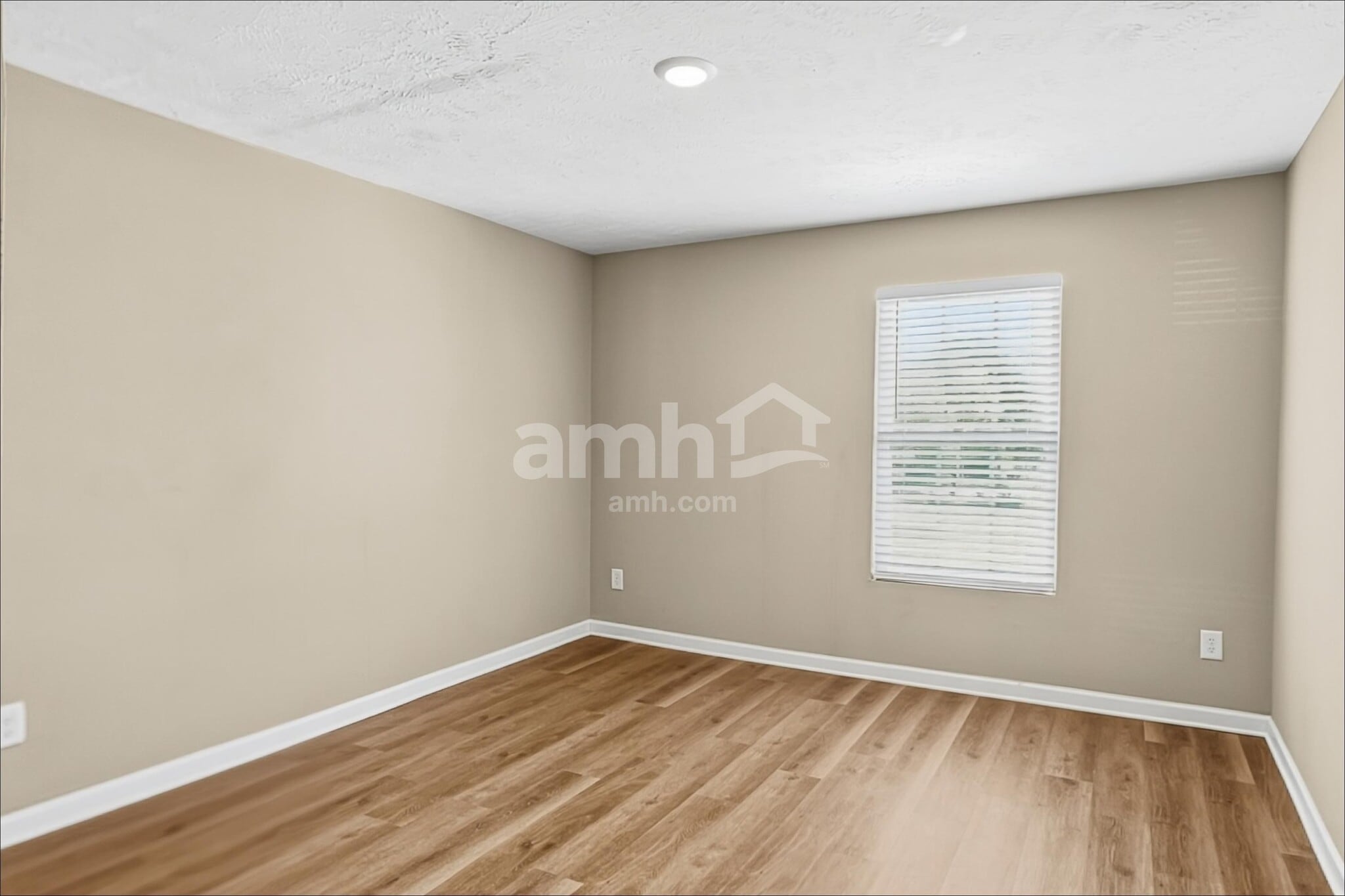 Building Photo - 424 Elderberry Way