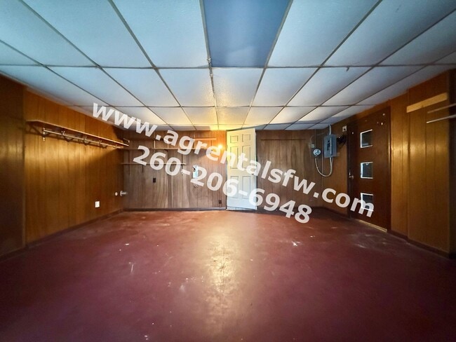 Building Photo - 3 Bedroom House