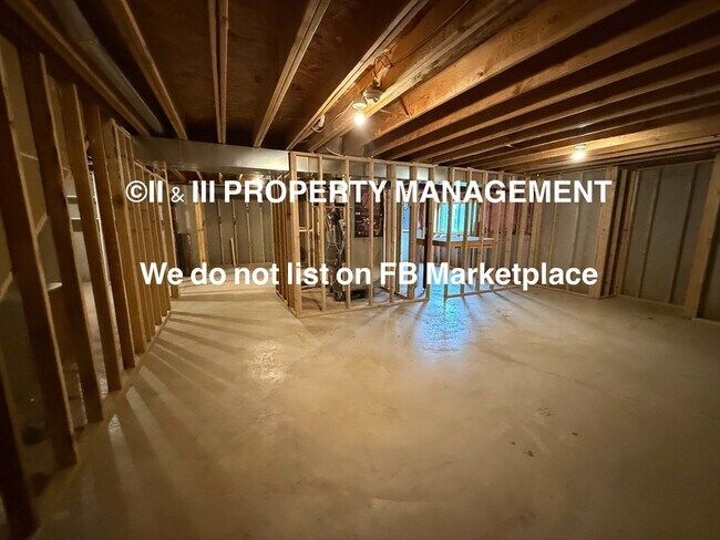 Building Photo - 9548 Roundtree St