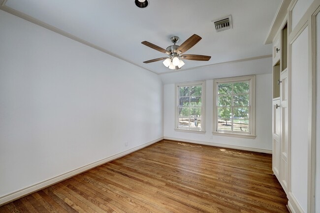 Building Photo - 3020 San Felipe St