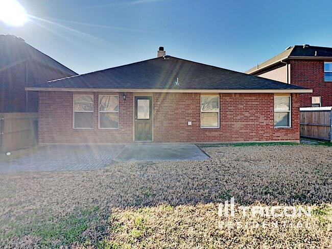 Building Photo - 2241 Cavalry Dr