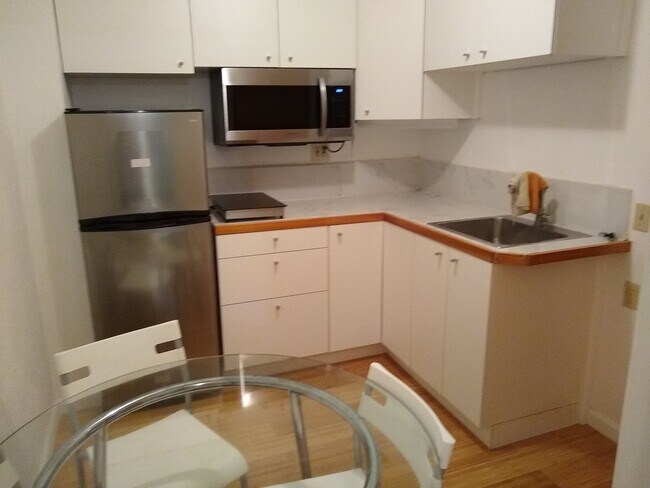 Building Photo - 10410 Dixon Dr S