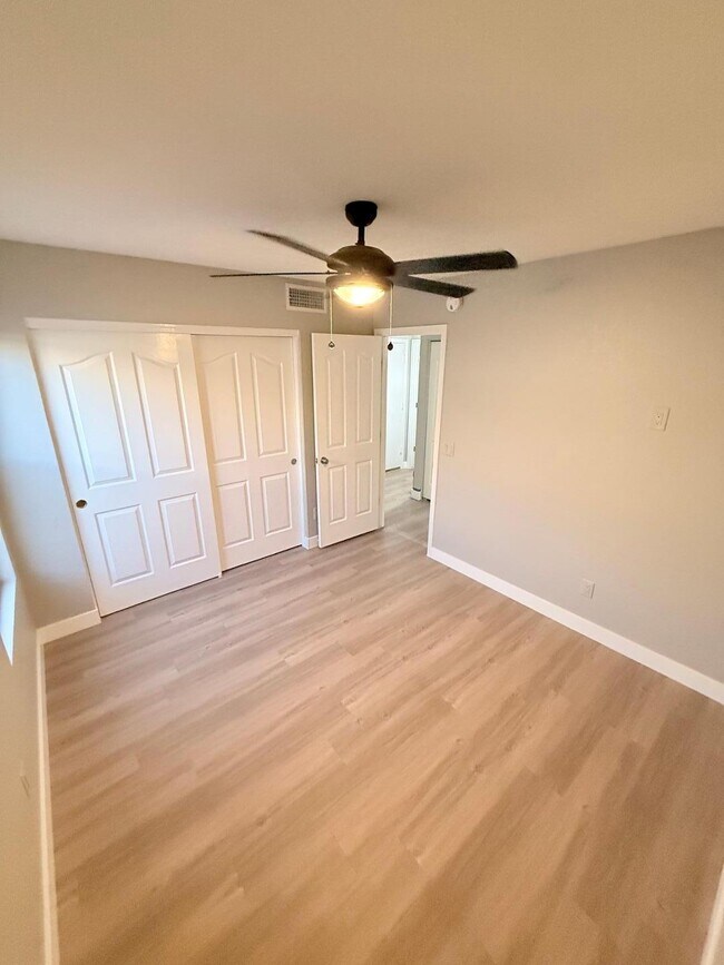 Building Photo - 3948 E Stanford Ave