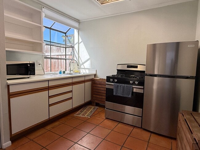 Building Photo - Pacific Beach 1 Bed/1 Bath ADU with Backyard