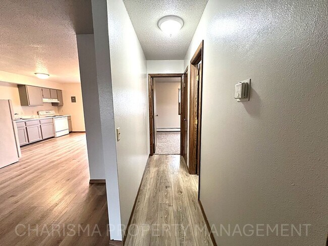 Building Photo - 2 BD - WHEN LOCATION, COMMUNITY AND PRICE MATTER...THIS IS THE PLACE FOR YOU!