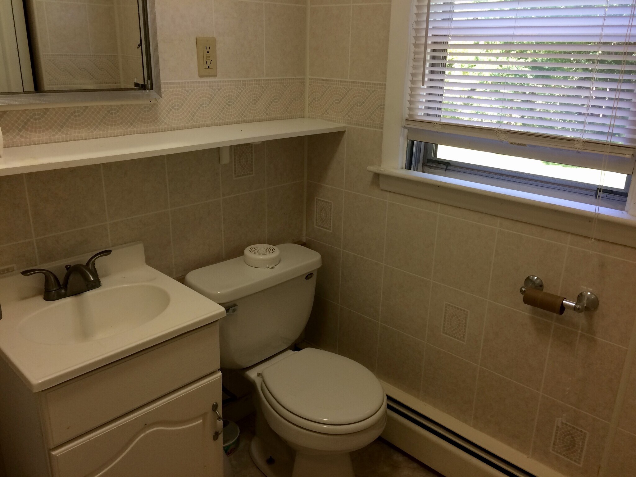 Building Photo - 12 Griffin Rd