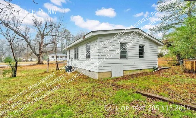 Building Photo - 1712 4th Pl NW