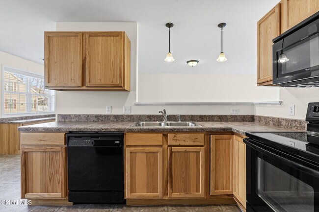 Building Photo - 2000 Curry Rd