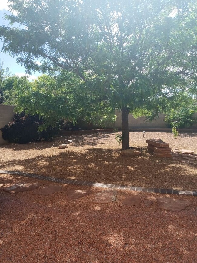 Building Photo - Easy Commute to Los Alamos or Santa Fe