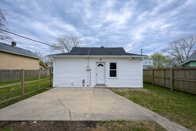 Building Photo - 1750 S Olive St