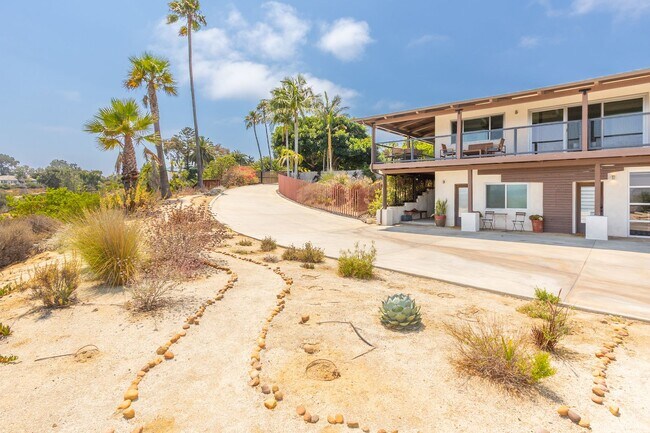 Building Photo - Spectacular Furnished 4 Bedroom/ 3 Bath Mid-Century Modern Retreat in Encinitas
