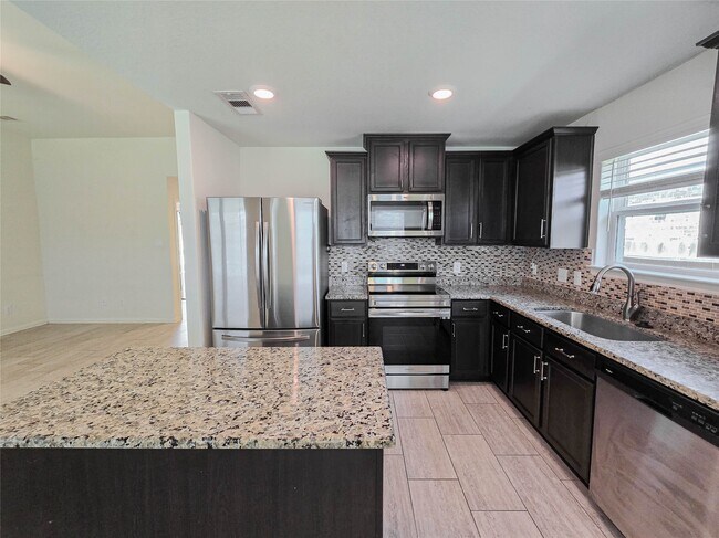 Building Photo - 332 Lone Mountain Dr