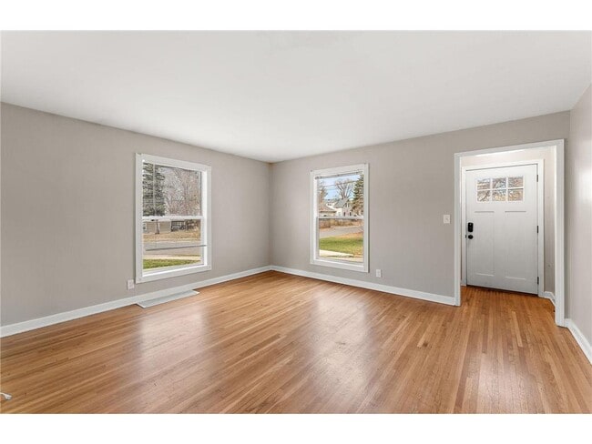 Building Photo - 1408 Lake St NE