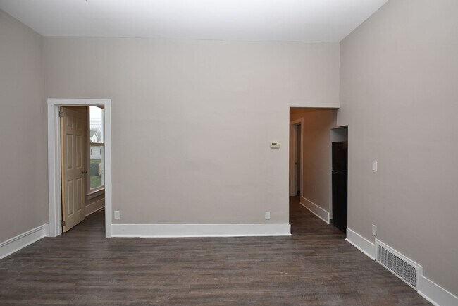 Building Photo - 434 W Lawrence St