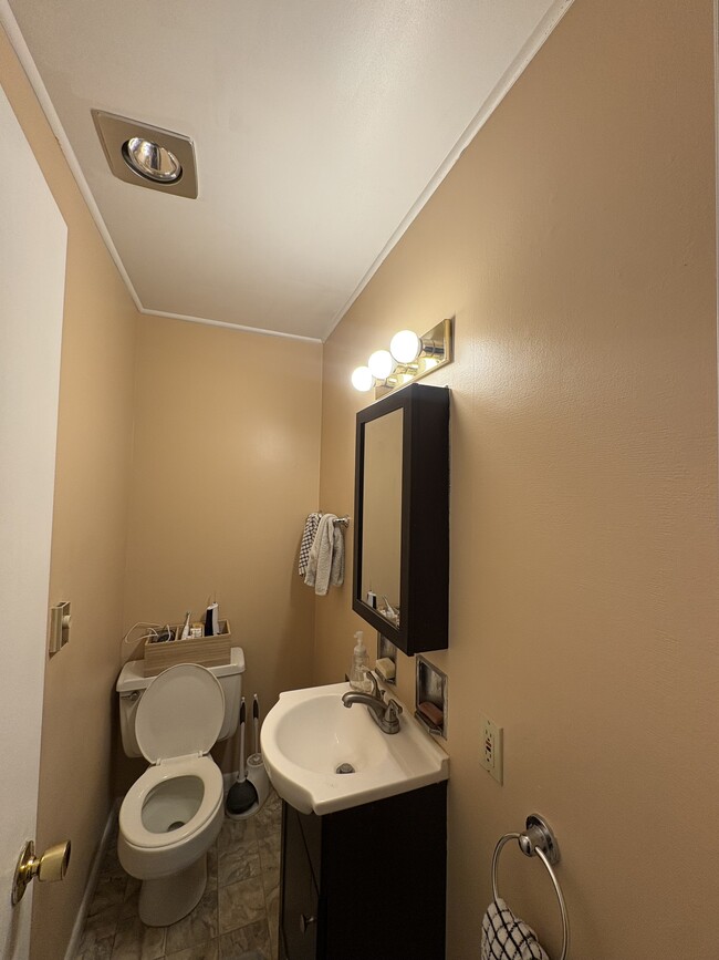 Building Photo - 51 The Brook