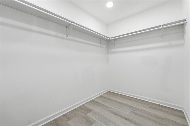 Building Photo - 1150 River Overlook Dr NW