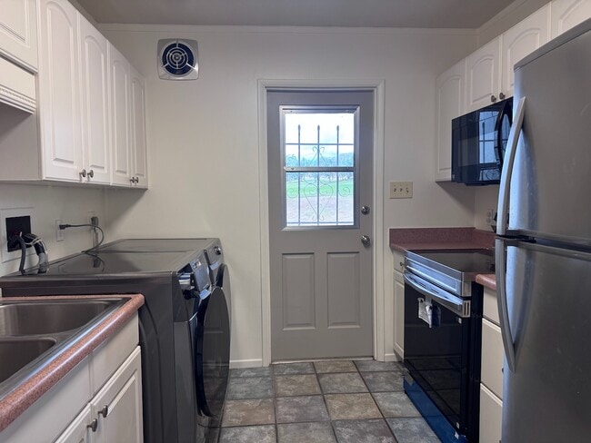 Building Photo - 3 Bedroom in Aiea - Looking over Golf Course