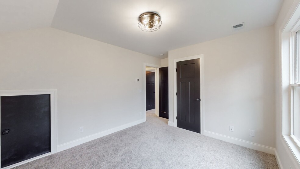 Building Photo - 232 Twin Cove Dr