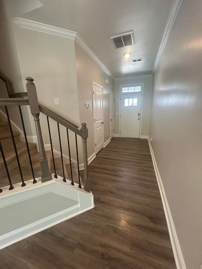 Building Photo - Modern Fountain Park Townhome with Open Floor Plan & 9’ Ceilings