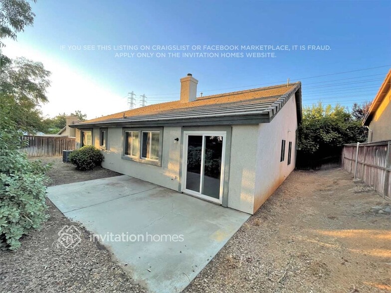 Building Photo - 781 Hillview St