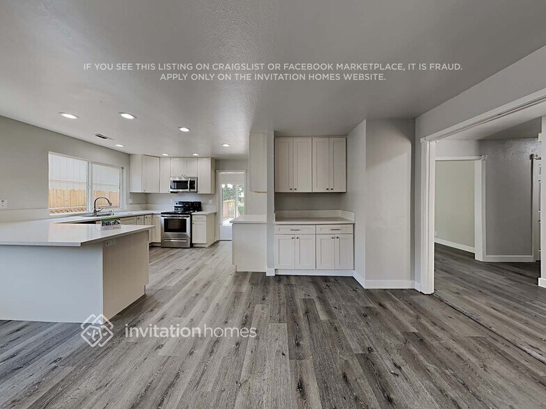 Building Photo - 2701 Hillcrest Dr
