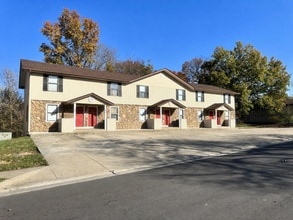 Building Photo - 618 Trojan Dr