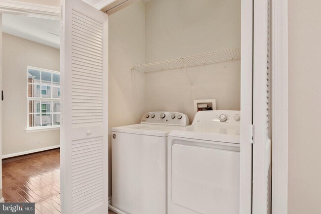 Building Photo - 9418 Paragon Ct