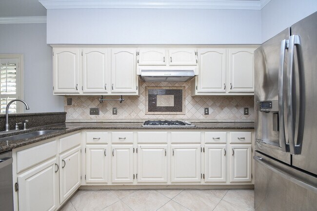 Building Photo - 4402 Jamaica Dr