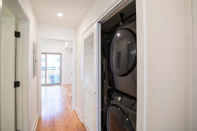 Building Photo - 2022 N 5th St