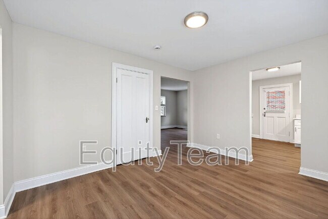 Building Photo - 405 Home Ave